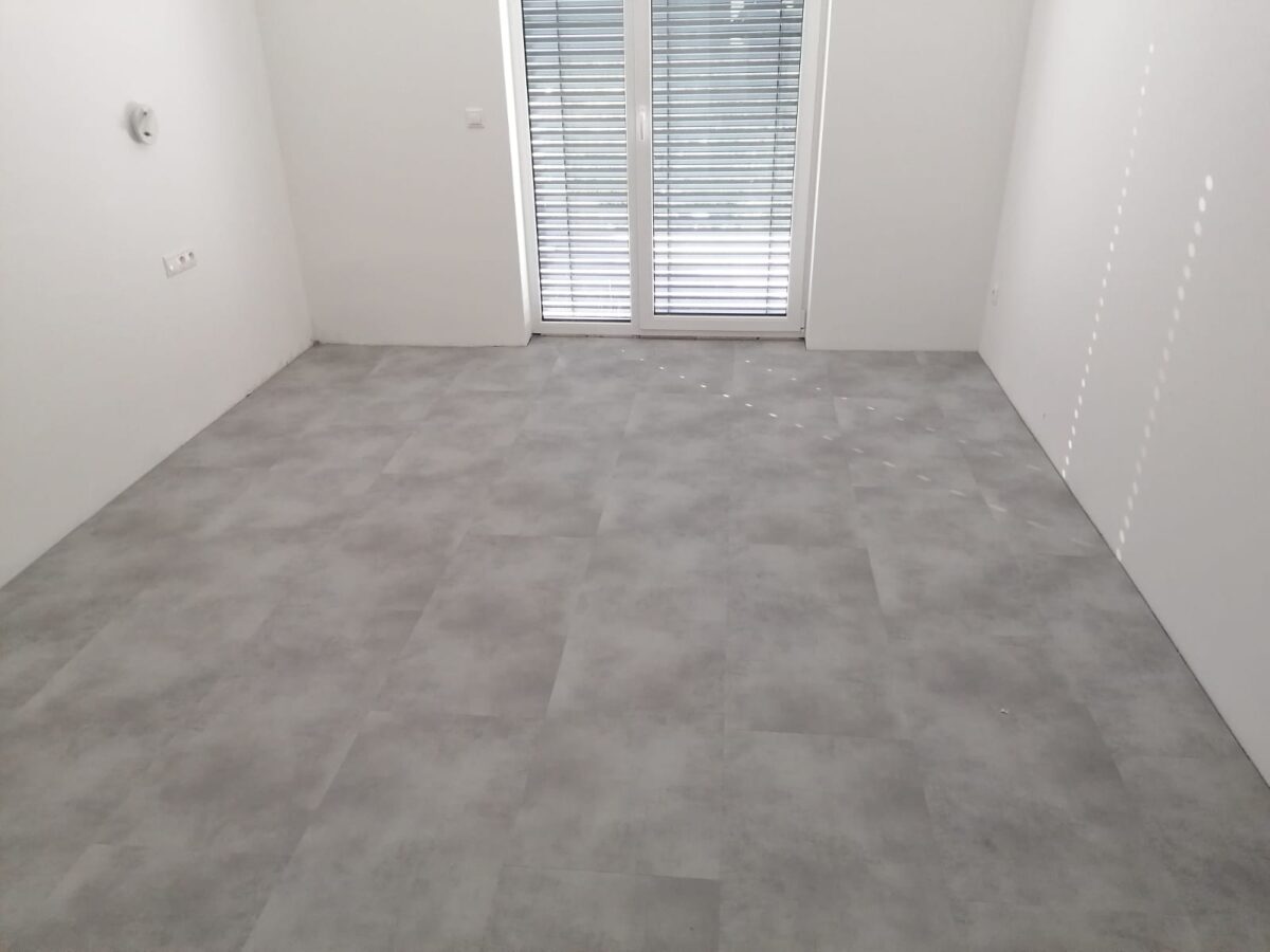 Realizácia holodomu - Concrete Light Grey